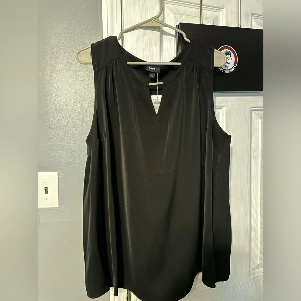 Torrid Black Tang Top size 1 - Picture 3 of 4